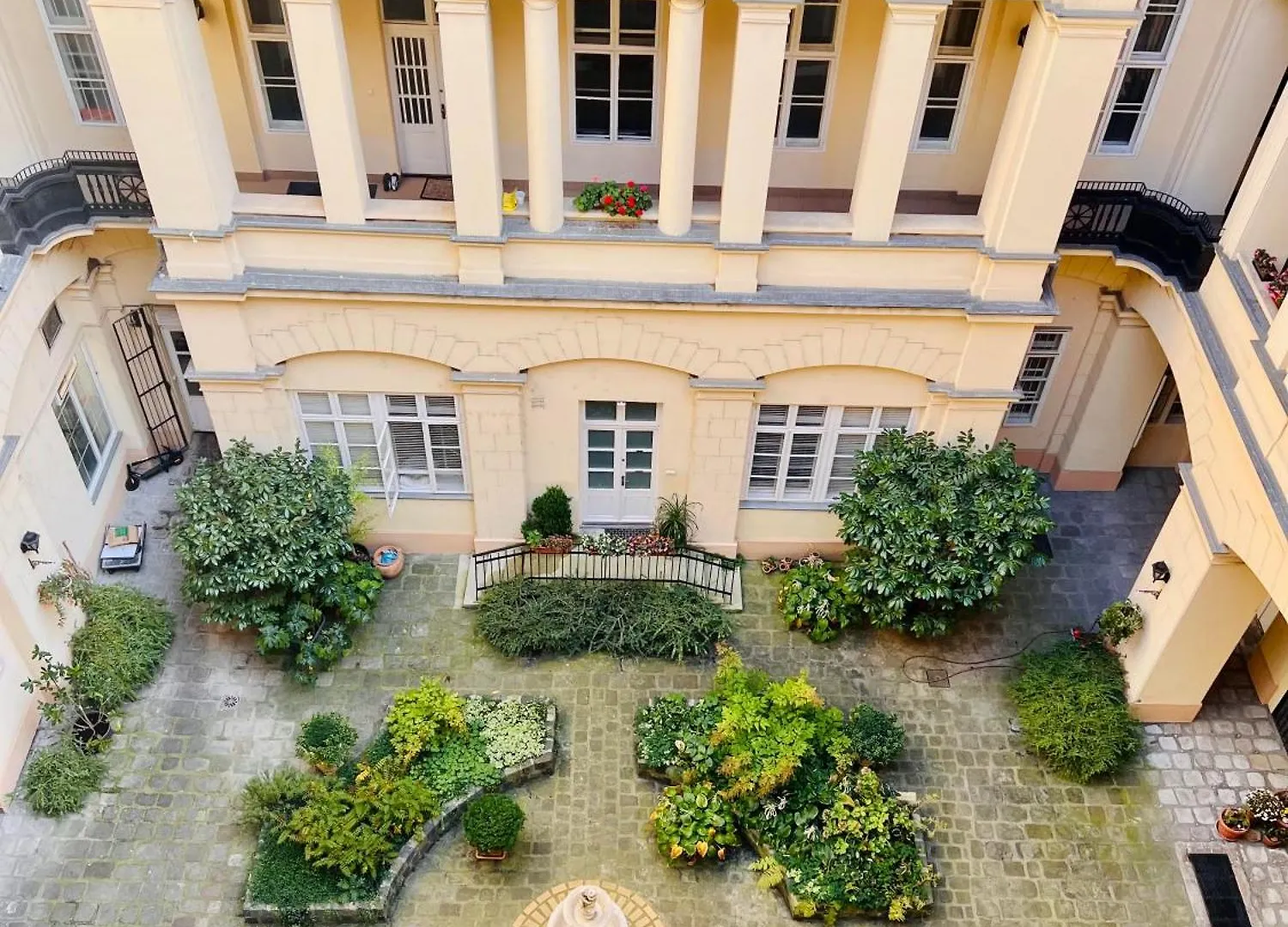 Lotus Home Sanctuary Будапешт Венгрия